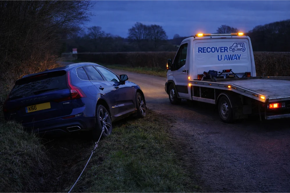 BMW Ditch Recovery Roadside london night time