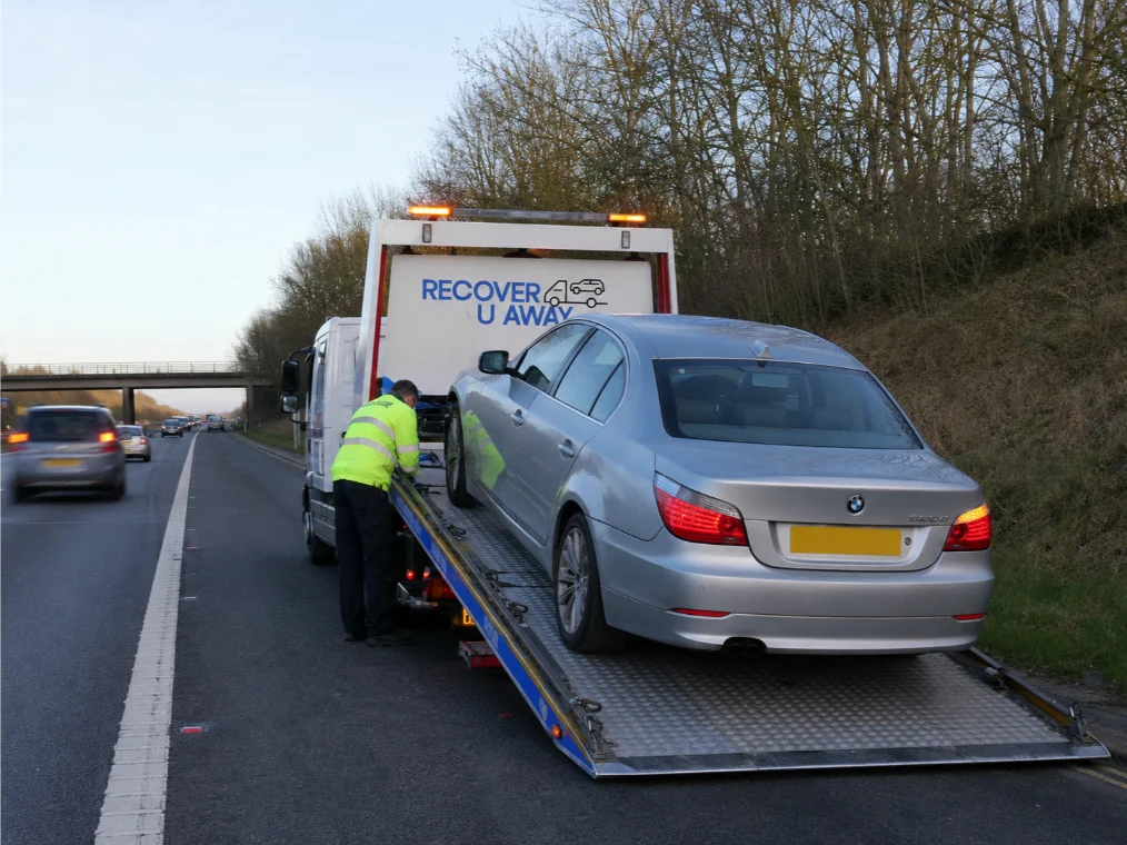 BMW 530d stranded on roadside