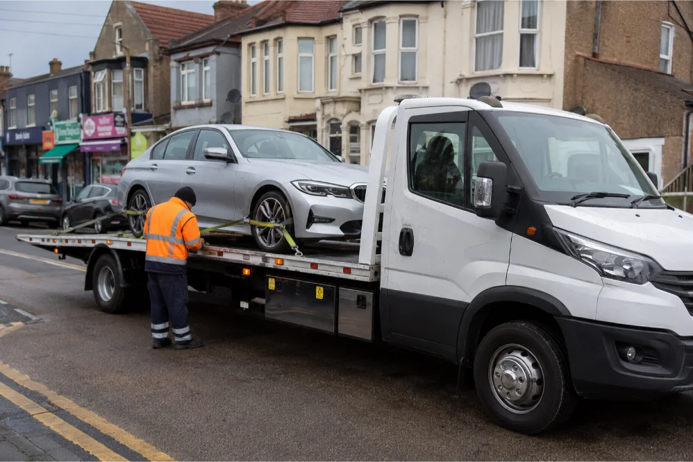 Flatbed towing and car recovery service East Ham