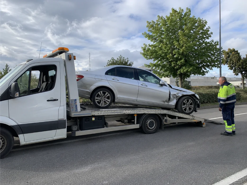 Mercedes C-class Accident Recovery Calais To UK