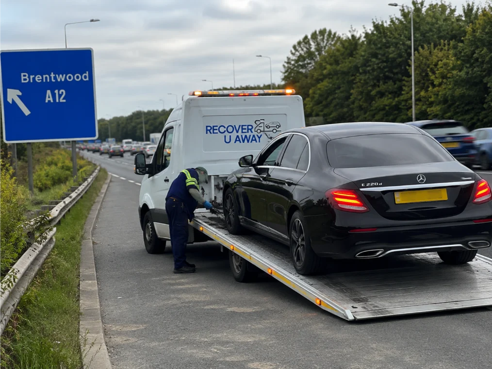 Mercedes E-Class Emergency Towing Brentwood