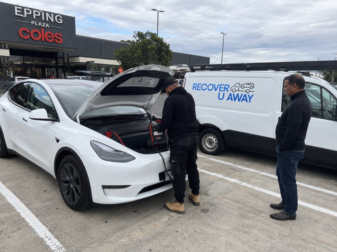 Tesla Mode-Y Battery Jump Start Epping