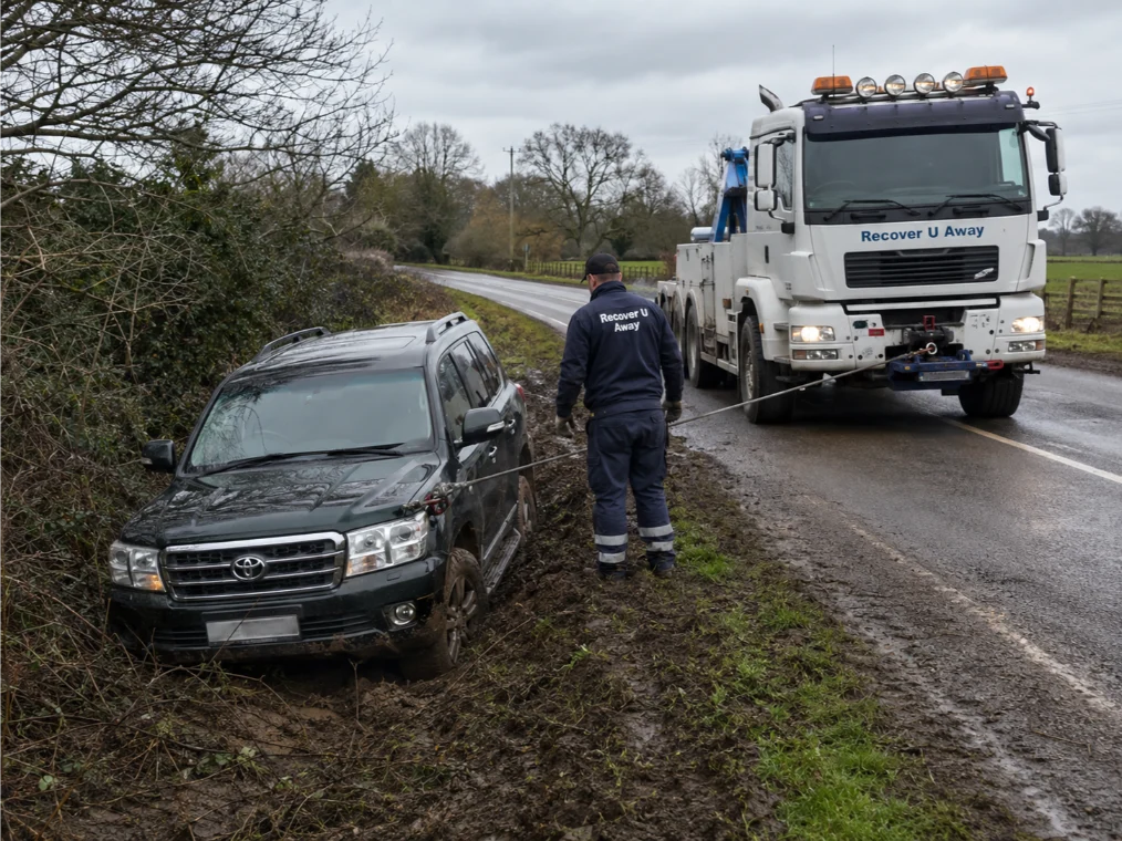 Toyota Land Cruiser Ditch Recovery Grays