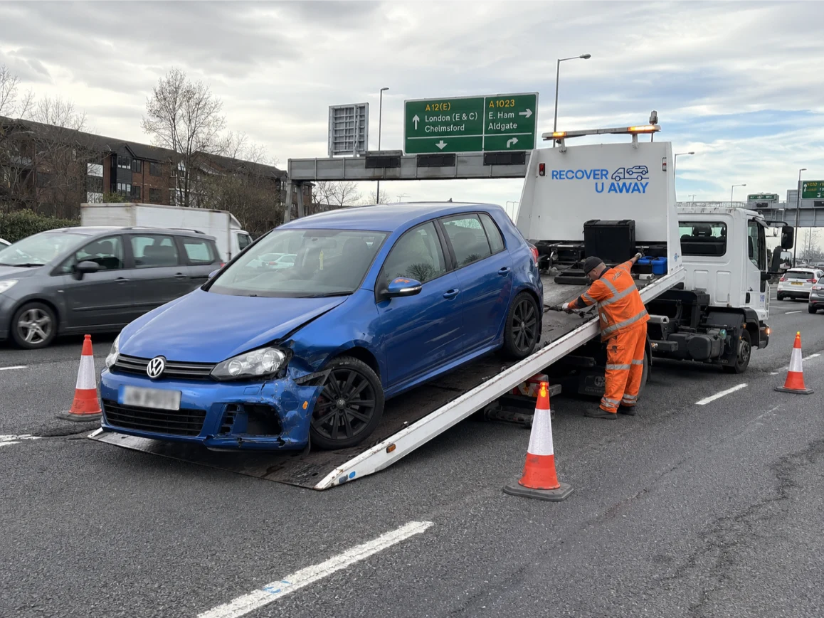 Volkswagen Golf accident recovery on the A12 in London